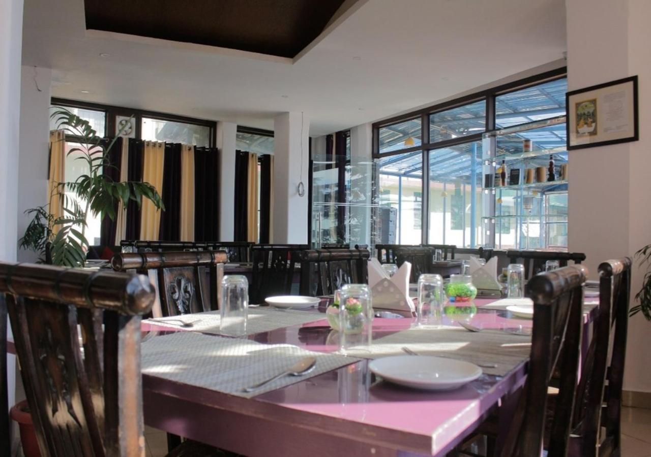 M Hotel And Restaurant Мак-Леод-Гейндж Экстерьер фото