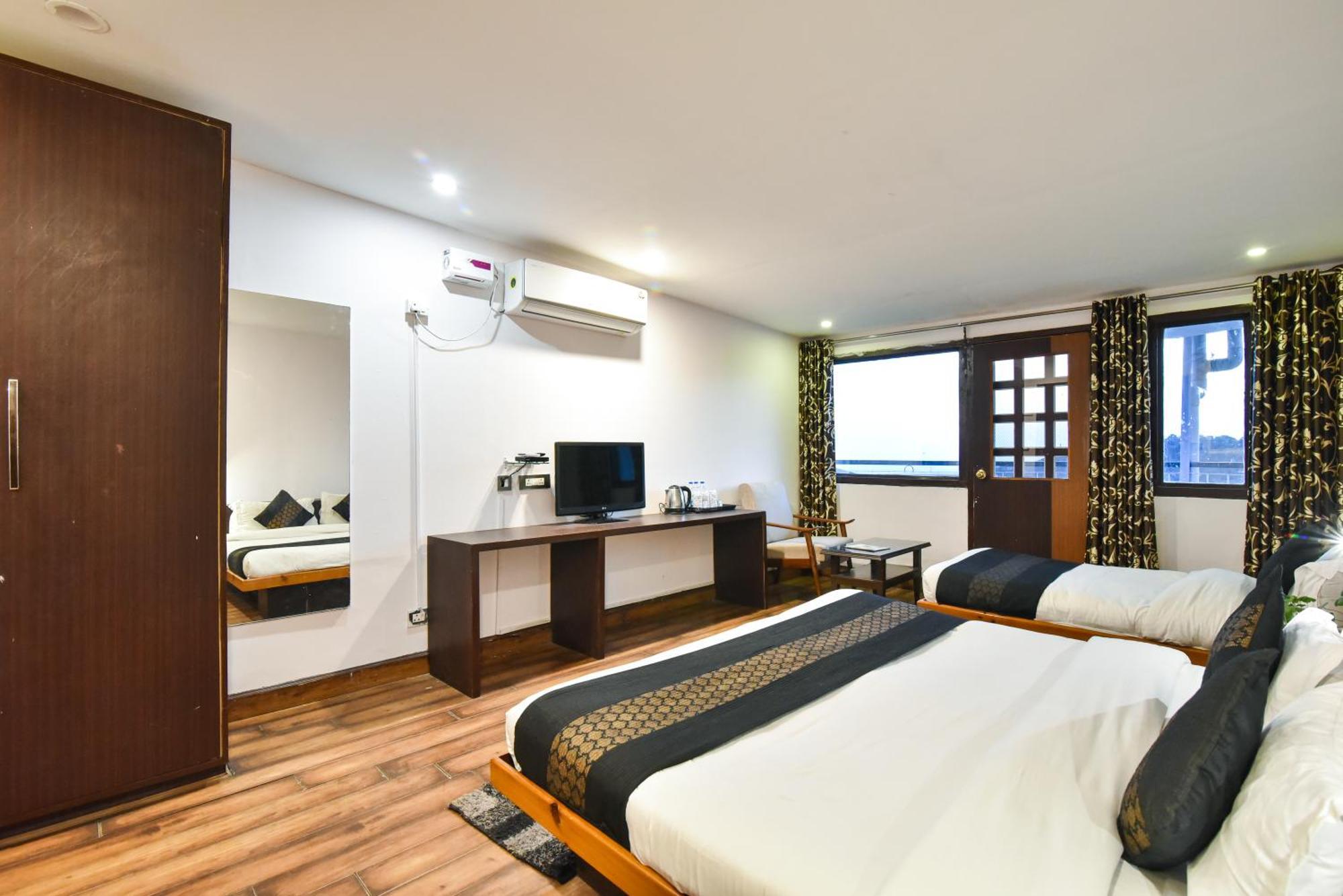 M Hotel And Restaurant Мак-Леод-Гейндж Экстерьер фото