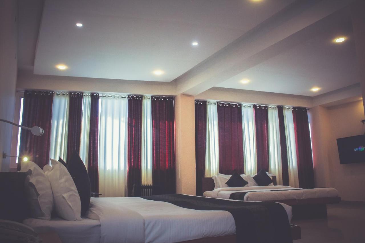 M Hotel And Restaurant Мак-Леод-Гейндж Экстерьер фото